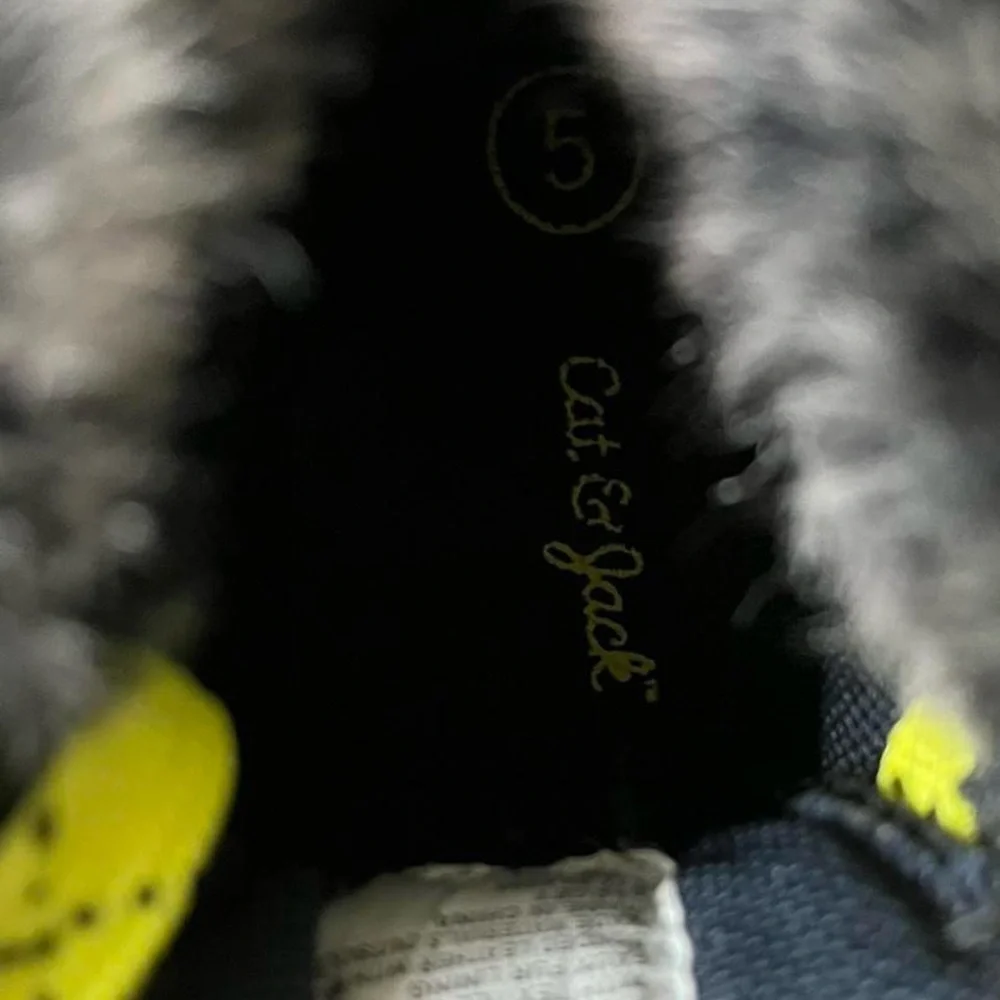 Cat &jack navy blue Kevin winter ankle boots Bright Yellow Laces and Faux Fur
